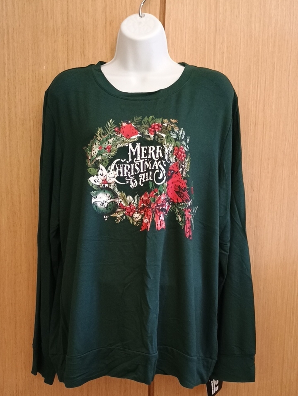+SZ NWOT ILUILU SZ 2X Merry Christmas Wreath Long-Sleeve Holiday Tee - Green